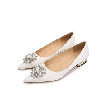 White satin svadbene cipele na nisku petu ženske cipele ravnim cipelama s oštrim vrhom bisera cipele djeveruše suncokreta cipele za trudnice